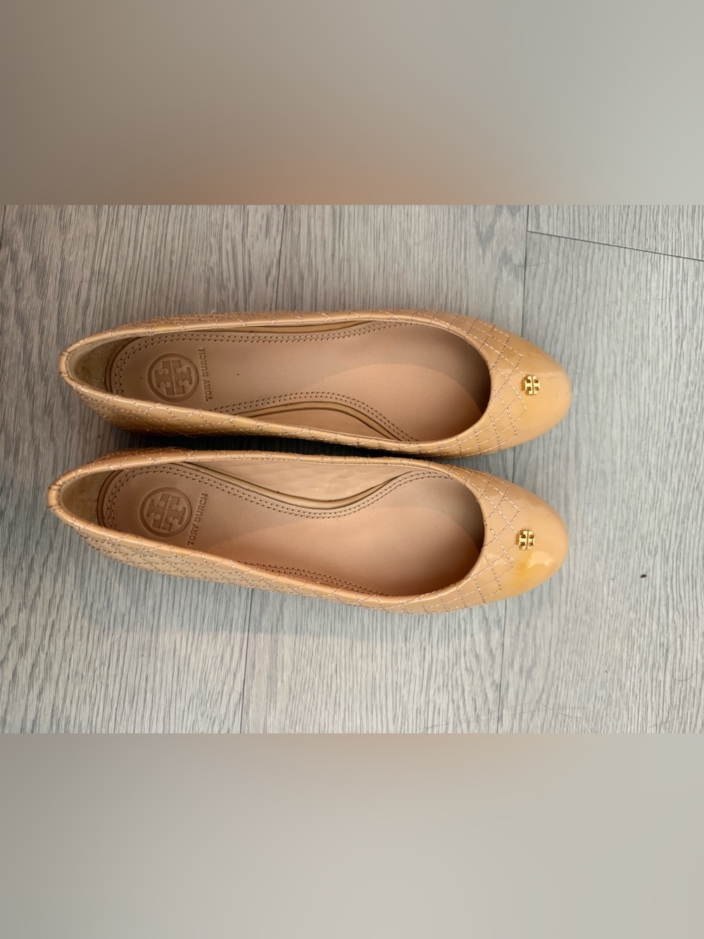 Tory Burch Quilted Patent Leather Ballet Flats Nude Beige Gold Logo 8.5M